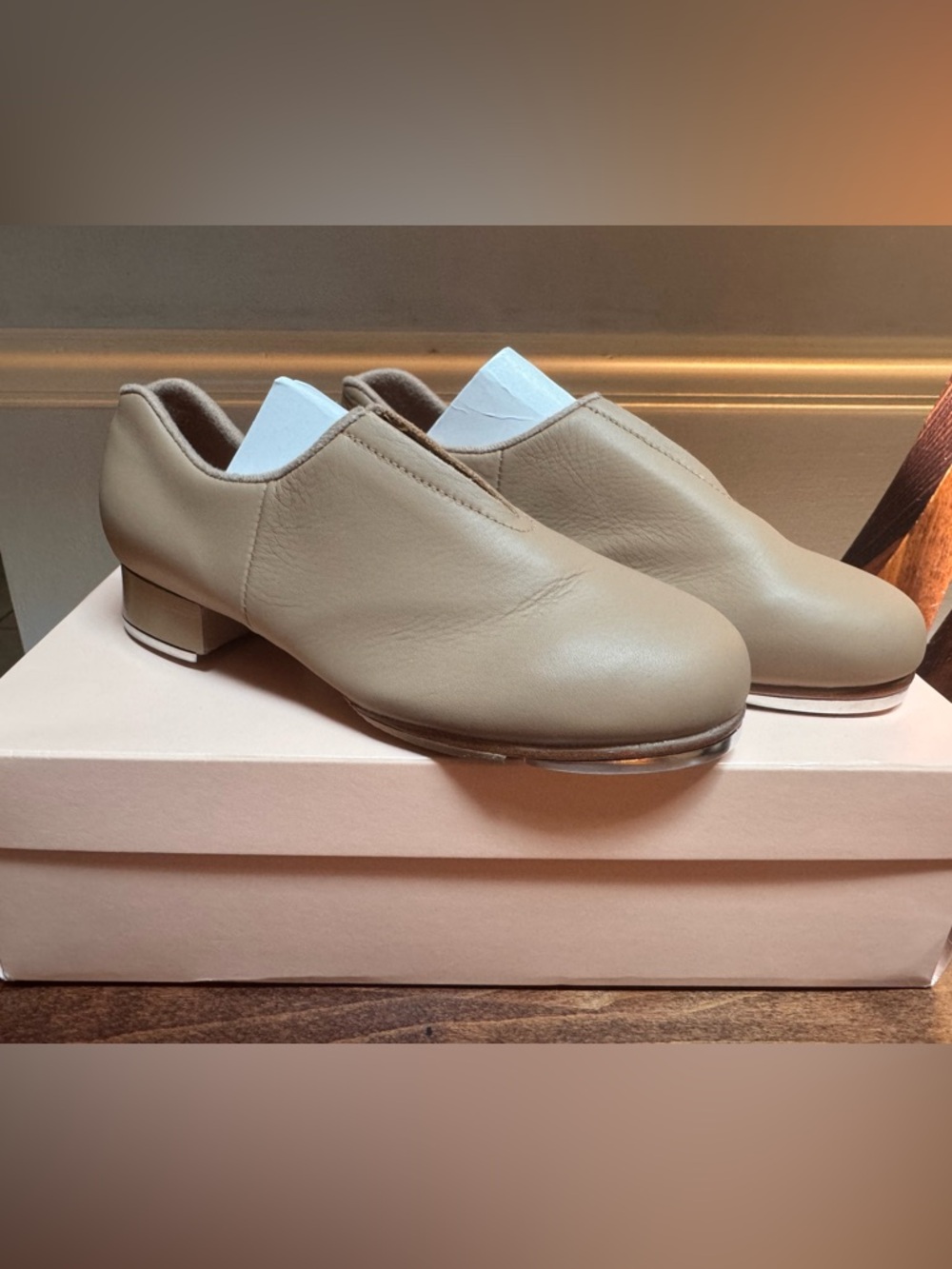 NIB Bloch Girls/Womens Tan Tap Shoes size 5M